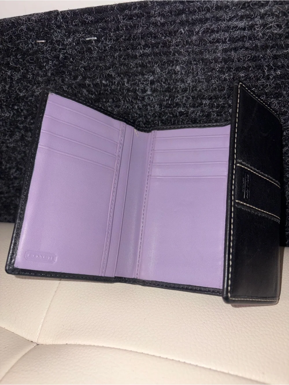 Women's Black Compact Leather Trifold Wallet